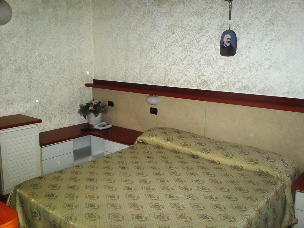 Hotel Gaggiano San Giovanni Rotondo Værelse billede