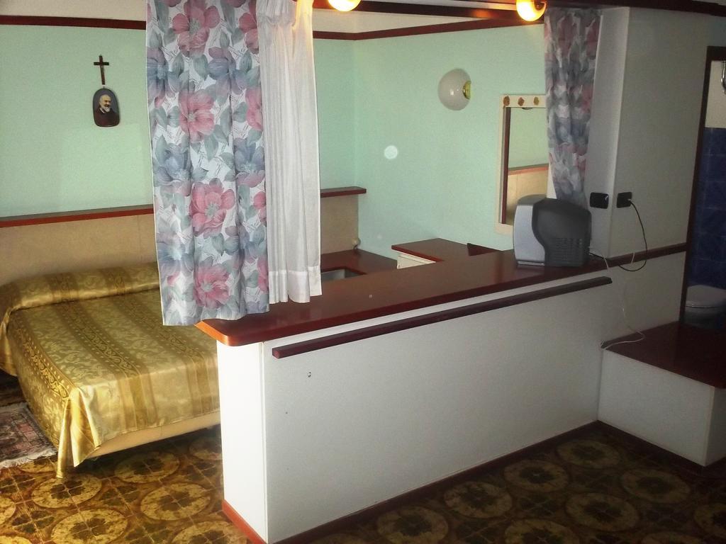 Hotel Gaggiano San Giovanni Rotondo Værelse billede