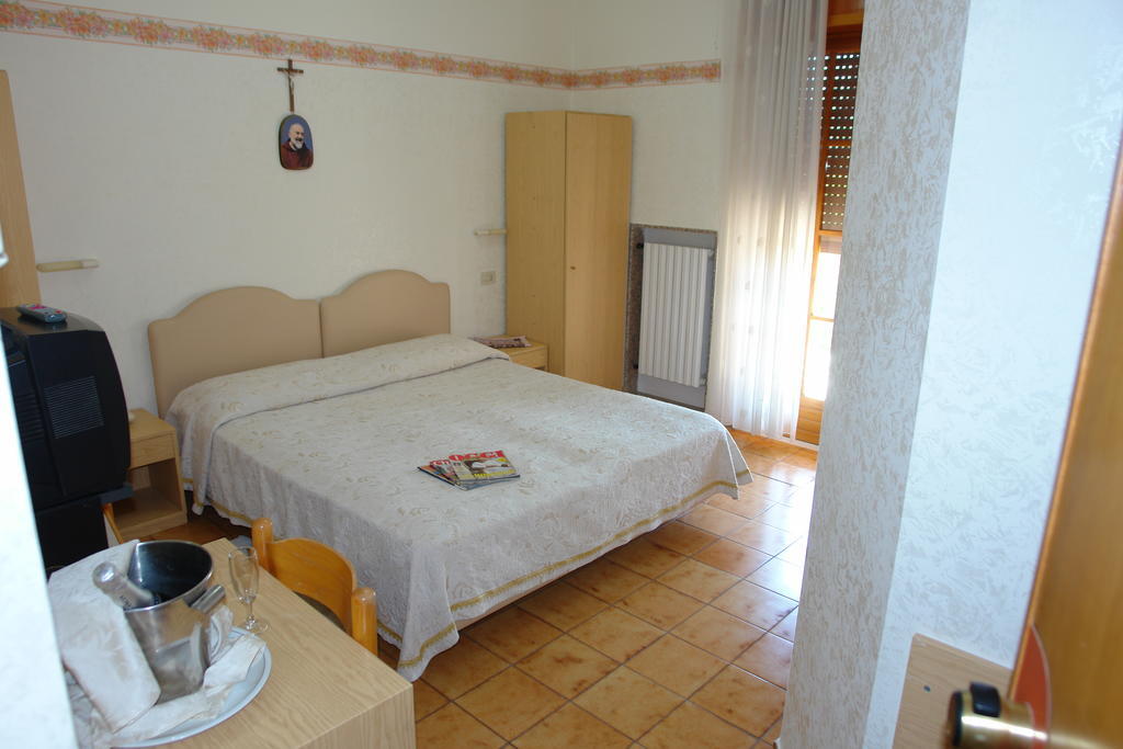Hotel Gaggiano San Giovanni Rotondo Værelse billede