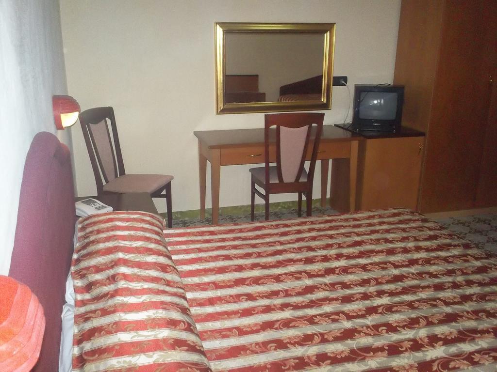 Hotel Gaggiano San Giovanni Rotondo Værelse billede