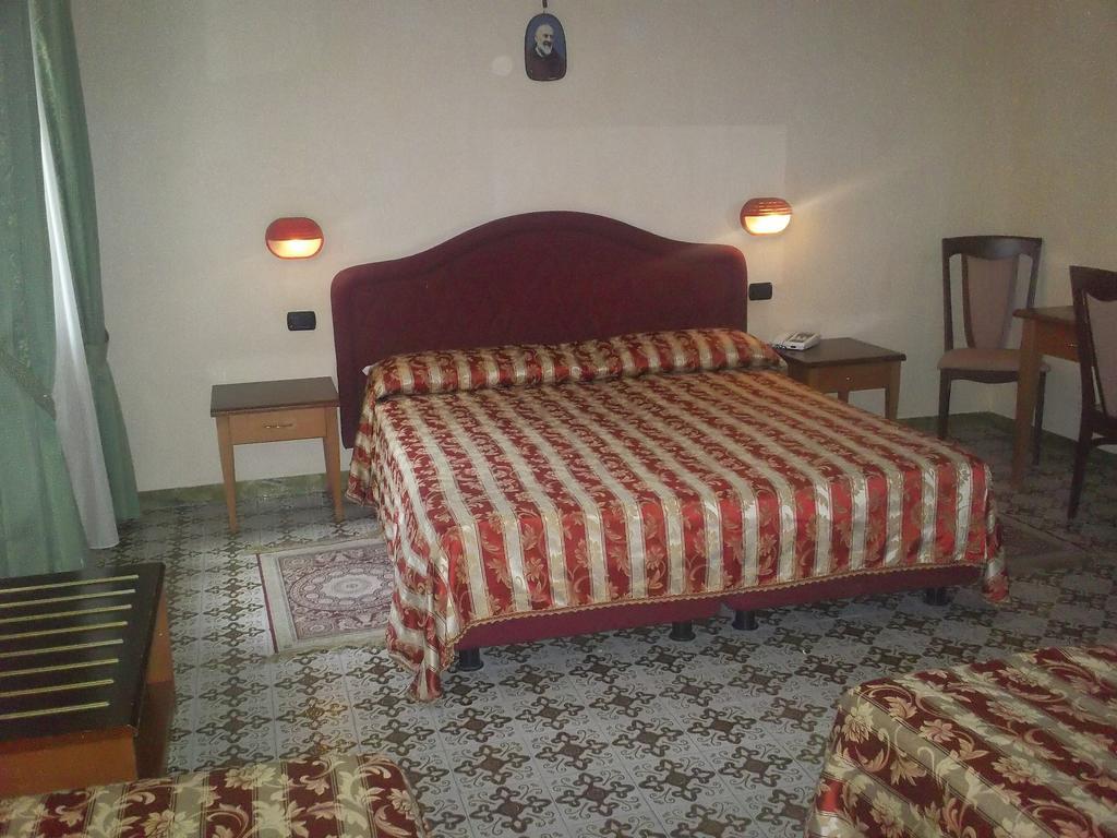Hotel Gaggiano San Giovanni Rotondo Værelse billede