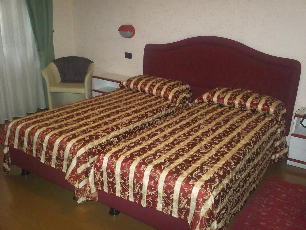 Hotel Gaggiano San Giovanni Rotondo Værelse billede